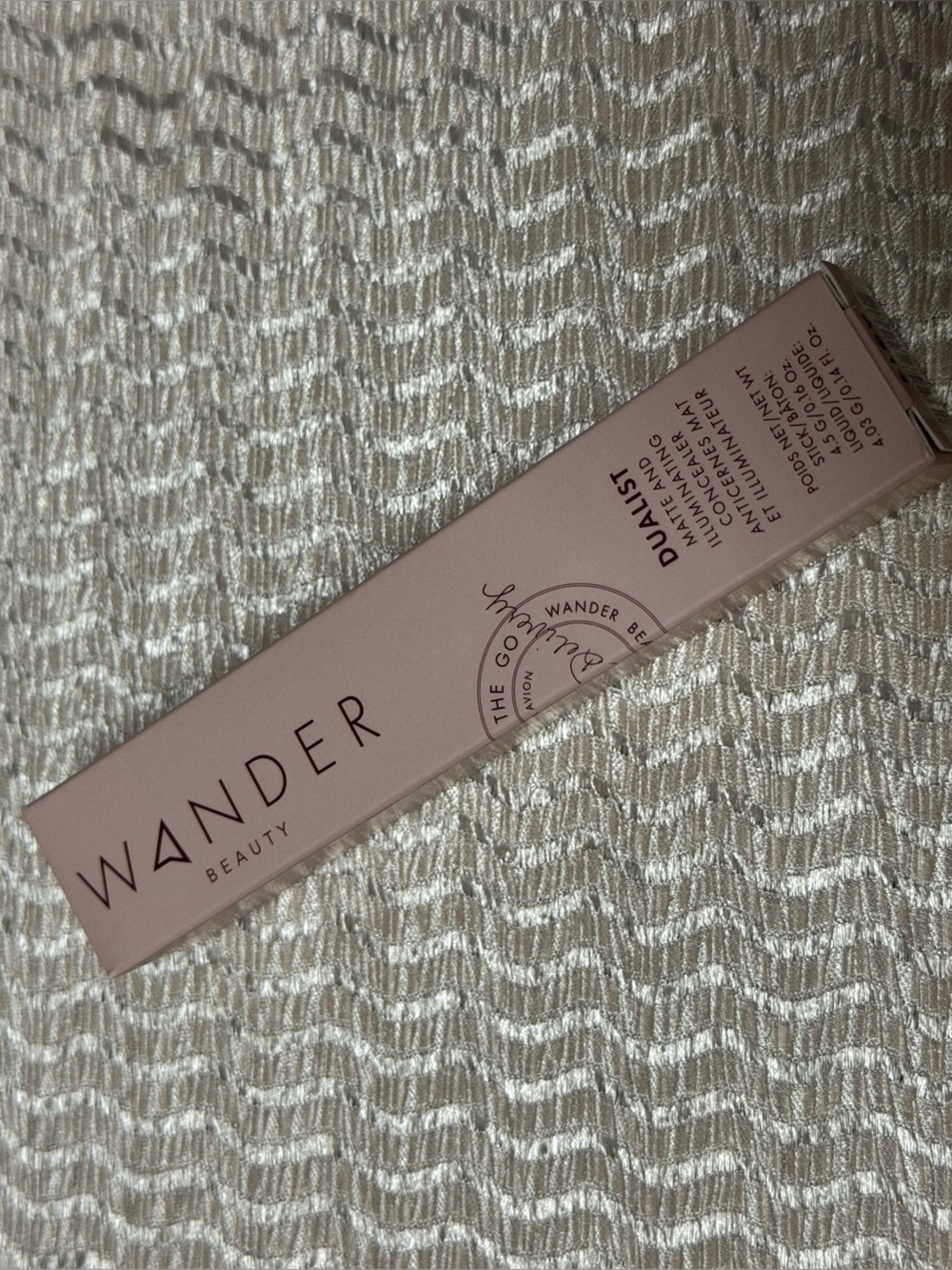 New in box Wander Beauty Dualist Matte and Illuminating Concealer - plus gift - - Picture 6 of 9
